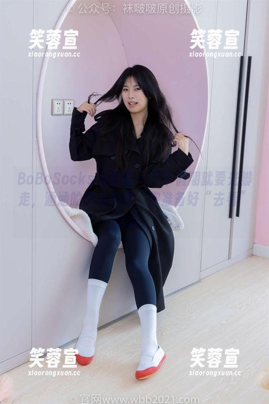 BoBoSocks袜啵啵-涵涵 BoBoSocks袜啵啵 - 这个假期就要光脚走,涵涵的裸足写真,你准备好“去看”了吗?