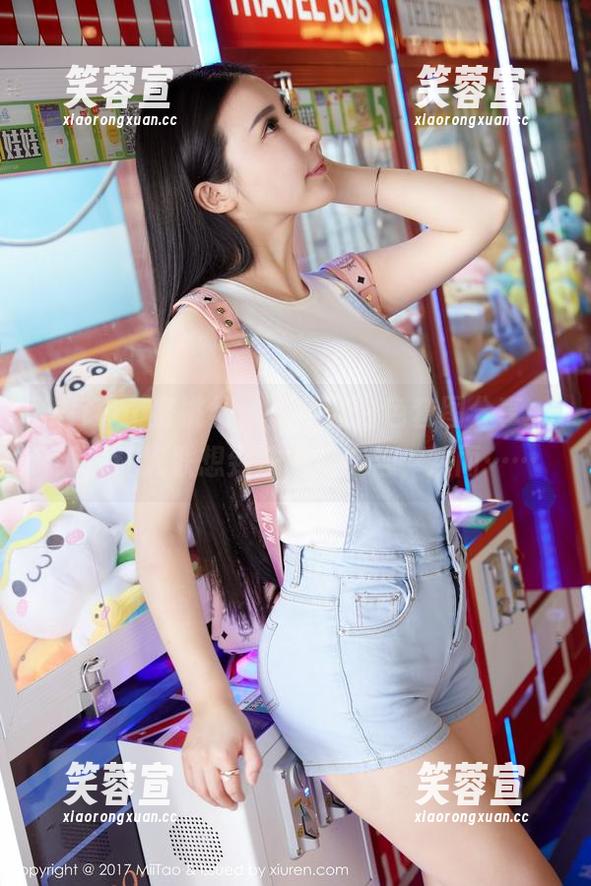MiiTao蜜桃社-豆瓣酱 MiiTao蜜桃社 - 豆瓣酱白色套图分享,纯白让人联想到洗衣粉广告,然而……