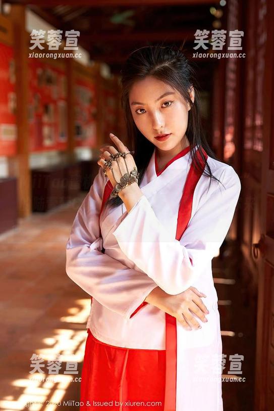 MiiTao蜜桃社-陆萱萱Cecilia MiiTao蜜桃社 - 在办公室“努力工作”的陆萱萱Cecilia,作品集下载就等你来戳戳!