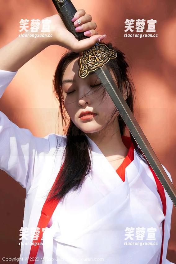 MiiTao蜜桃社-静香Mandy MiiTao蜜桃社 - 静香Mandy的写真集,《可爱》?更像是个小偷,偷走了我的心。