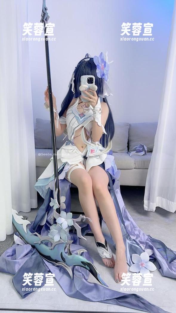 Seele麦麦 想要Seele麦麦的黑希旗袍高清版?快来一键下载吧,真心不骗你。