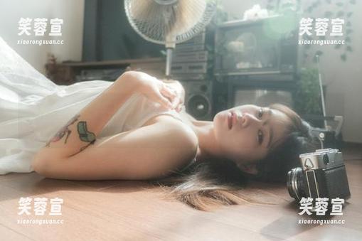 下载Sira(시라)的短裙写真集，保证让你在朋友中成为“知晓短裙圈”的行家！