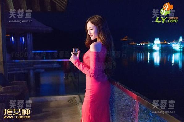 TGOD推女神-欧尼anne TGOD推女神 - 来看欧尼anne最新长腿图片,她的腿有多长,要不问问身边的墙?