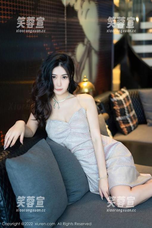 Xiuren秀人网-乔伊joy Xiuren秀人网 - 棉袜与乔伊joy的绝妙搭配,这组合让我决定下载写真了!