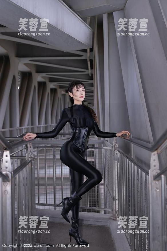 Xiuren秀人网-小夕Kitty Xiuren秀人网 - 小夕Kitty诠释镂空:高清图集神级步伐,轻而易举抓住你的视线。