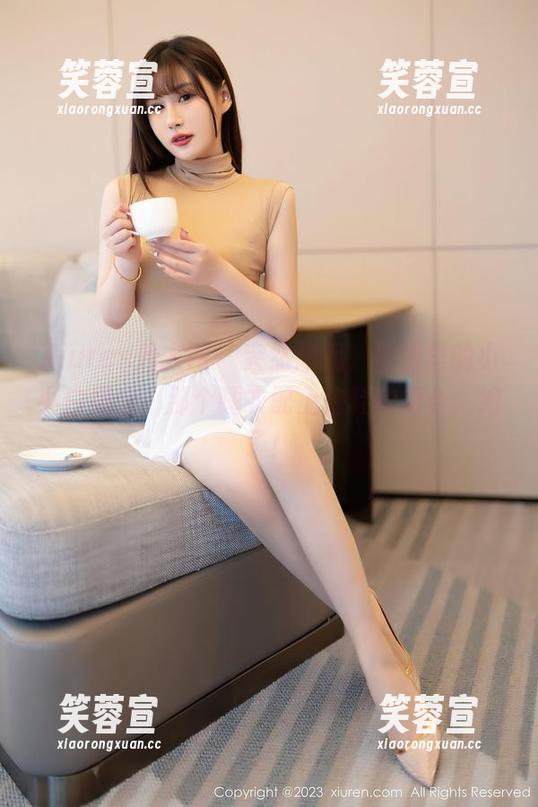 Xiuren秀人网-小小白思宜 Xiuren秀人网 - 突然想起,原图里的小小白思宜,那个睡衣配上拖鞋的组合,绝了!