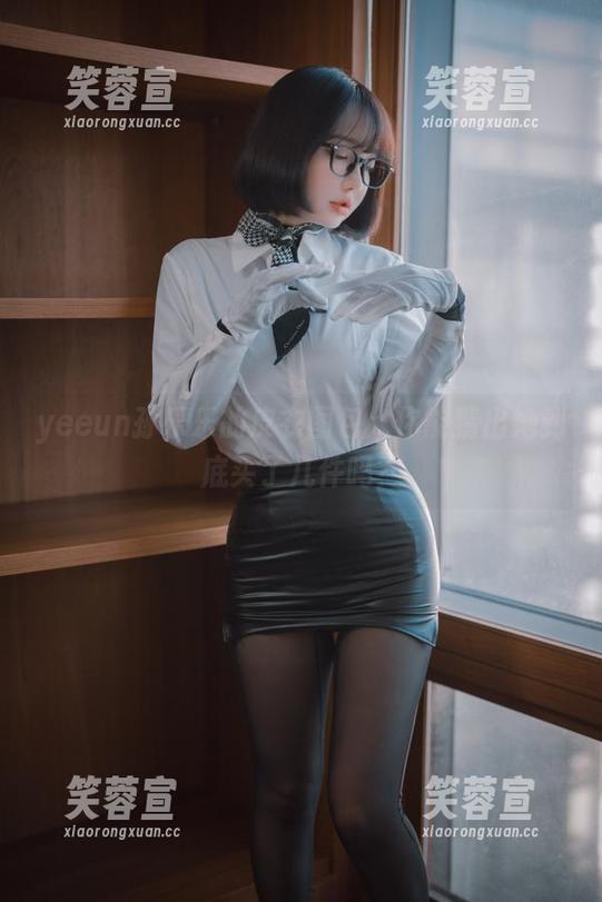 yeeun孙乐乐 yeeun孙乐乐的皮衣图包:你能猜出她到底买了几件吗?