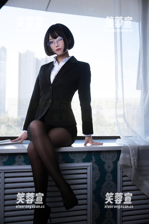 一智智 一智智本是高跟鞋控,结果今天的图片全仗免费引流!