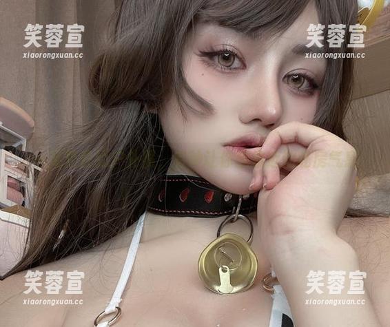 一笑芳香沁 一笑芳香沁户外照,有种让你想靠近的私房气息