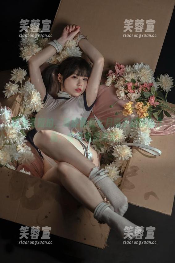 七月喵子 以为是旅拍,没想到是七月喵子的肆意作品,快来免费欣赏!
