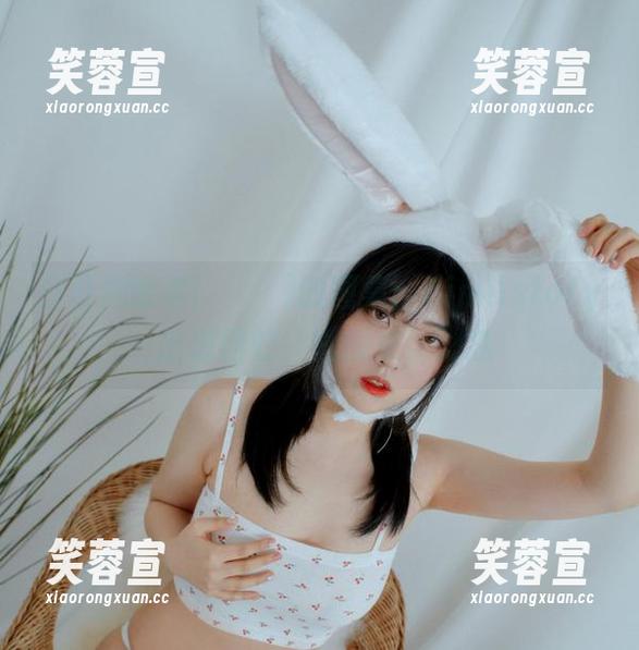 打开宋哈娜(송하나)的图集：Bimilstory-出道回归，慢慢来，别急
