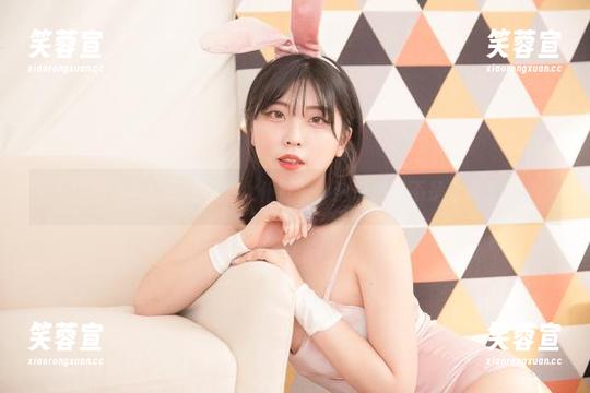 宋哈娜 壁纸警告!宋哈娜的女仆打卡,这质感是不是太强了。