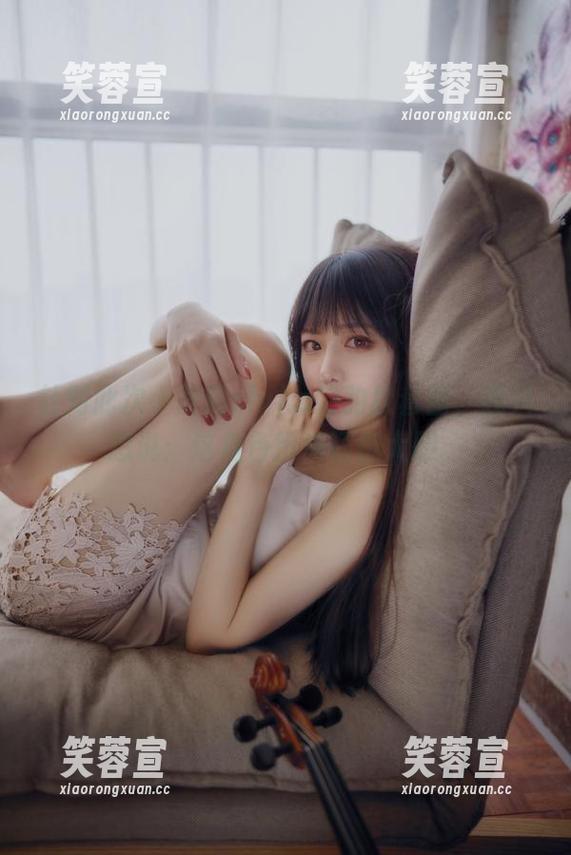 小鹿鹿shika 针对此次小鹿鹿shika的豹纹套图,我只想说:这角色扮演还挺大胆。