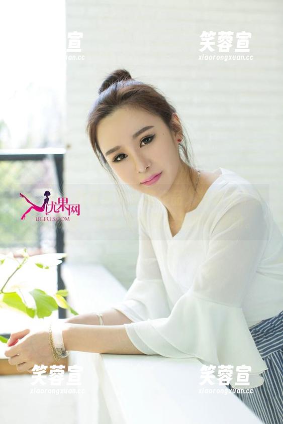 尤果网-杜花花 尤果网 - 杜花花的私房作品,校服成了表达的载体,让人有种想要追溯的冲动。