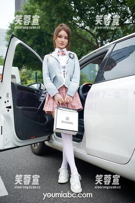 尤蜜荟-田冰冰 尤蜜荟 - 这件红裙让田冰冰抓住了一切,快下载她的写真试试!