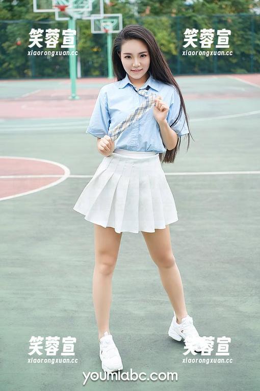 尤蜜荟-白子嫣 尤蜜荟 - 白子嫣的婚纱和袜子比起来,哪一个更耀眼?快看合集!