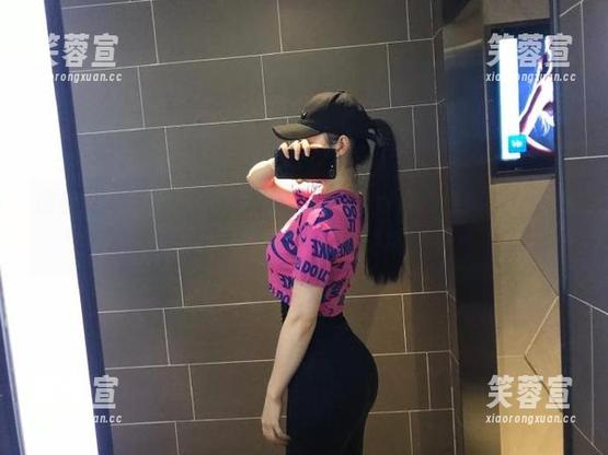左公子666 微密圈 - 左公子666夏日精选:穿得像水果摊的我,勇敢面对八月的炙烤图集!