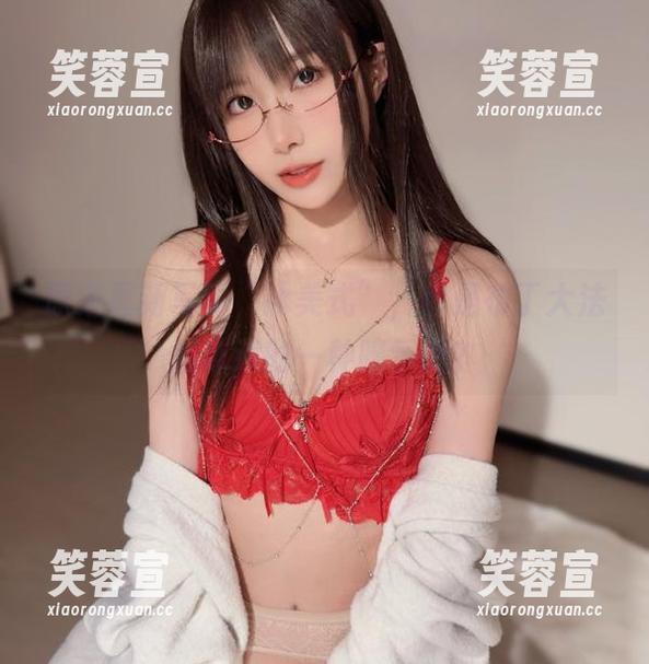 布丁大法 原来最新写真“冰美式”,也是布丁大法对味道的一种暗示呐?