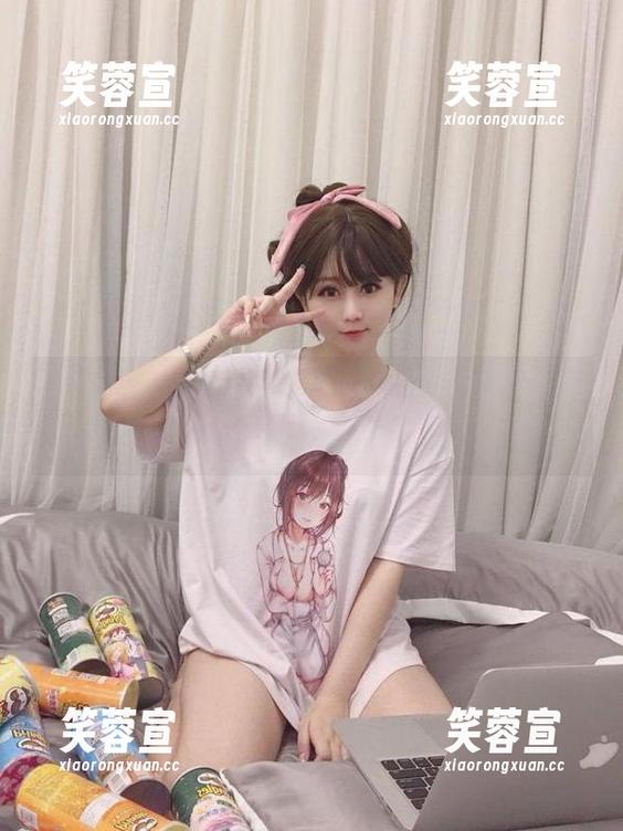是依酱呀 是依酱呀女仆写真集,绝对能引发你的小小联想哦!
