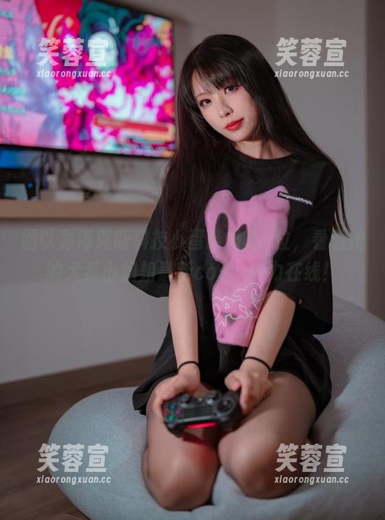 海克斯科技小蛋糕 别以为海克斯科技小蛋糕只是c位,看看她的犬系小姐姐最新cos,实力在线!