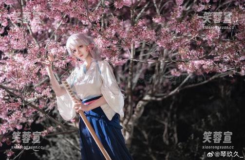 清青琴玖 清青琴玖的福利图集:油亮得像老爸刚油漆过的家具!