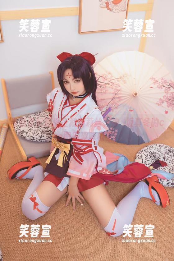 神楽坂真冬 当杨贵妃邂逅企鹅莉莉丝,神楽坂真冬的cos图册趣味横生!