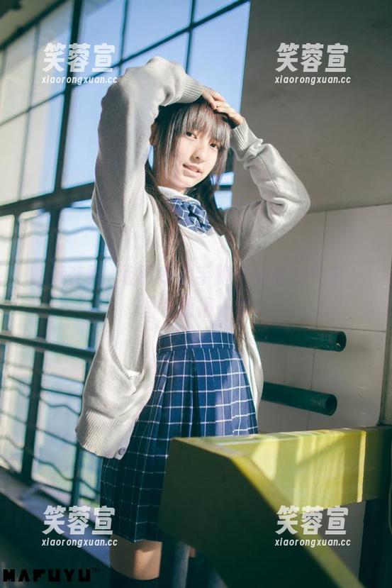 神楽坂真冬 隐藏在神楽坂真冬水手服中的私房气息,图包值得一瞥