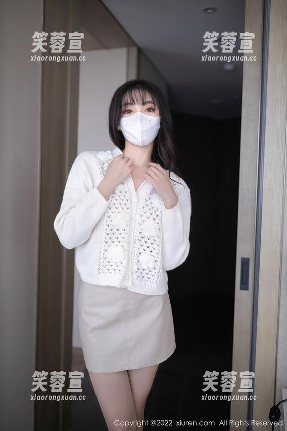 秀人网-四月月 秀人网 - 私拍作风无敌,四月月的女王写真,实力吸睛!