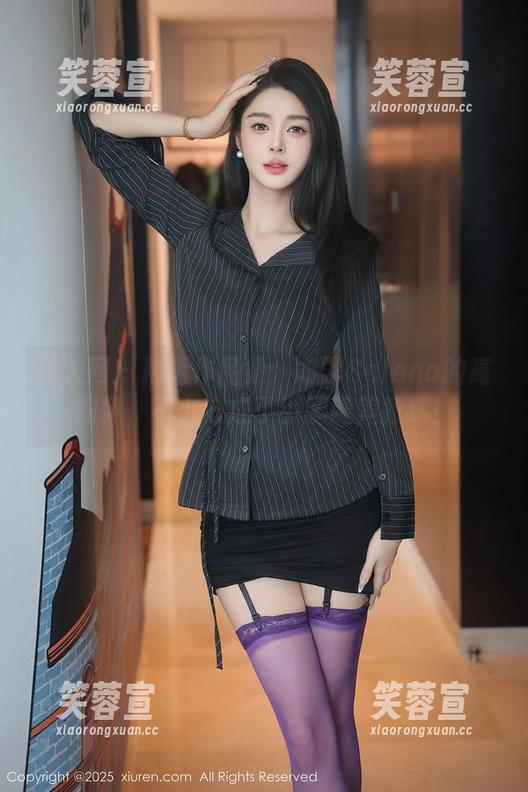 秀人网-娜露Selena 秀人网 - 精选作品集:娜露Selena的高跟鞋,不小心成了小腿健美教练!