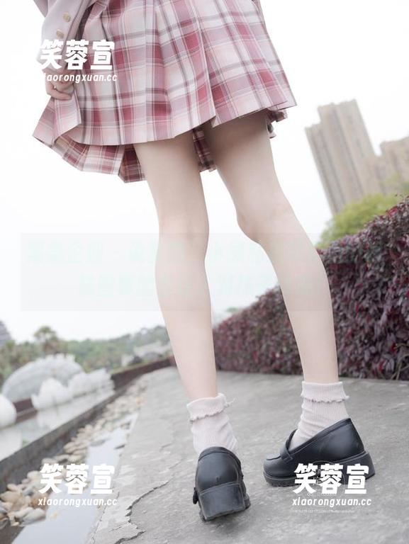 紧急企划 - 说真的，小恩私房写真里的棉袜图真的会让人对袜子改观！
