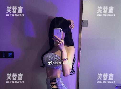 脸红Dearie 微密圈 - 脸红Dearie袜子:无圣光笼罩下的朦胧作品