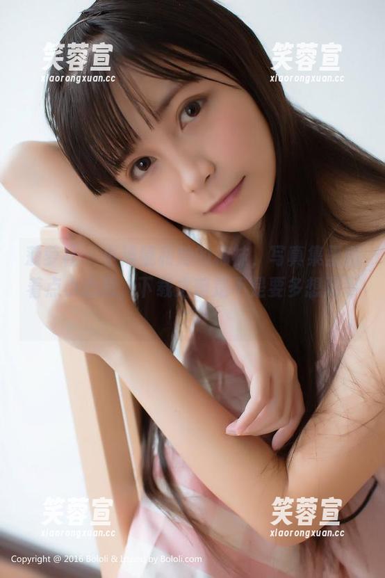 菠萝社-小潘鼠 菠萝社 - 小潘鼠和她的棉袜,写真集里藏着点小心思,下载之前是不是要多想两下?