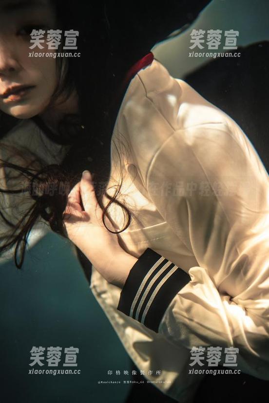落落Raku 海的呼唤,落落Raku在作品中轻轻摆摆手