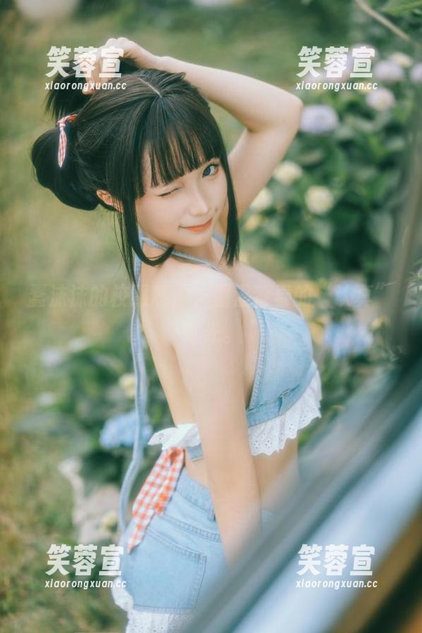蠢沫沫 蠢沫沫的校服私拍,重温青春的“认真”时光。