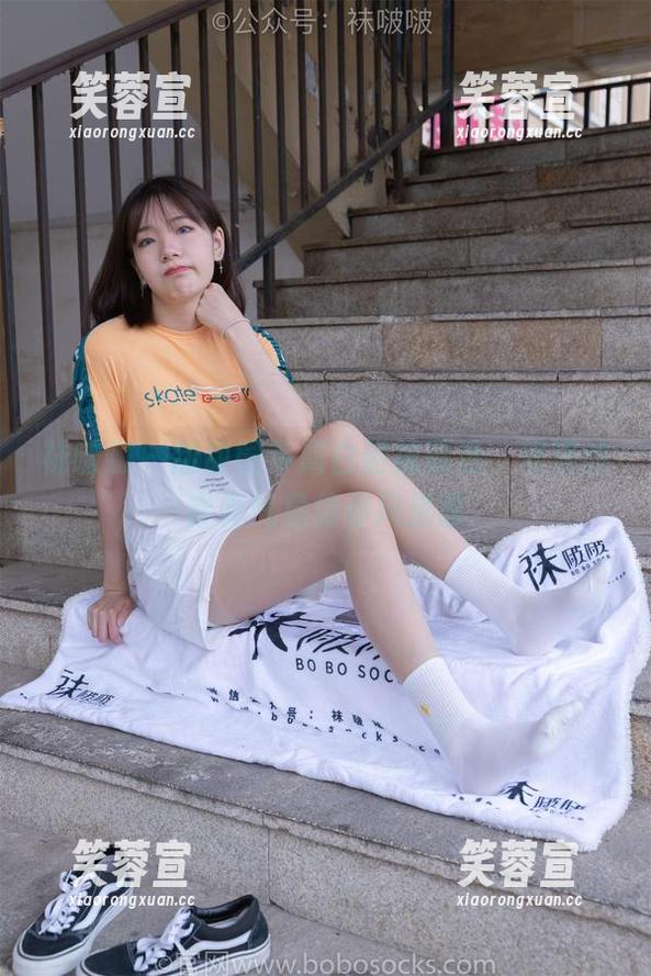 袜啵啵-甜甜圈 袜啵啵 - 甜甜圈专属白船袜精选,满满的青春气息像春风拂面
