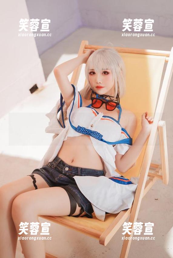 面饼仙儿 面饼仙儿的制服少女,私拍里的魔力,总有种想多看一眼的冲动。